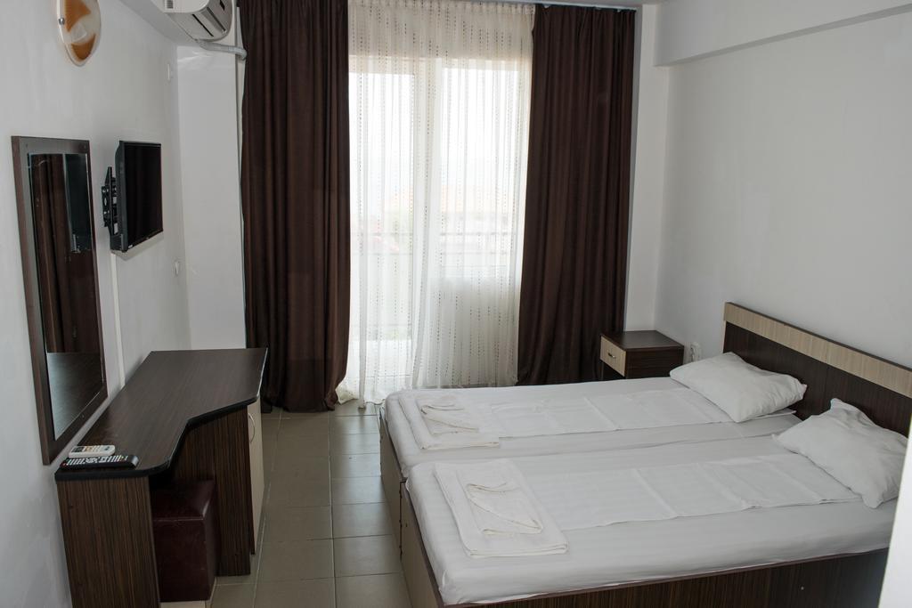 קוסטינסטי Tiberius Residence מראה חיצוני תמונה